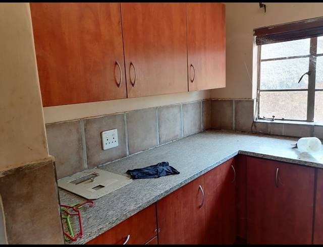 2.60HA SMALLHOLDING FOR SALE IN DE KROON AH